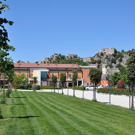 Domus Hotel Bagnoli Del Trigno Luaran gambar