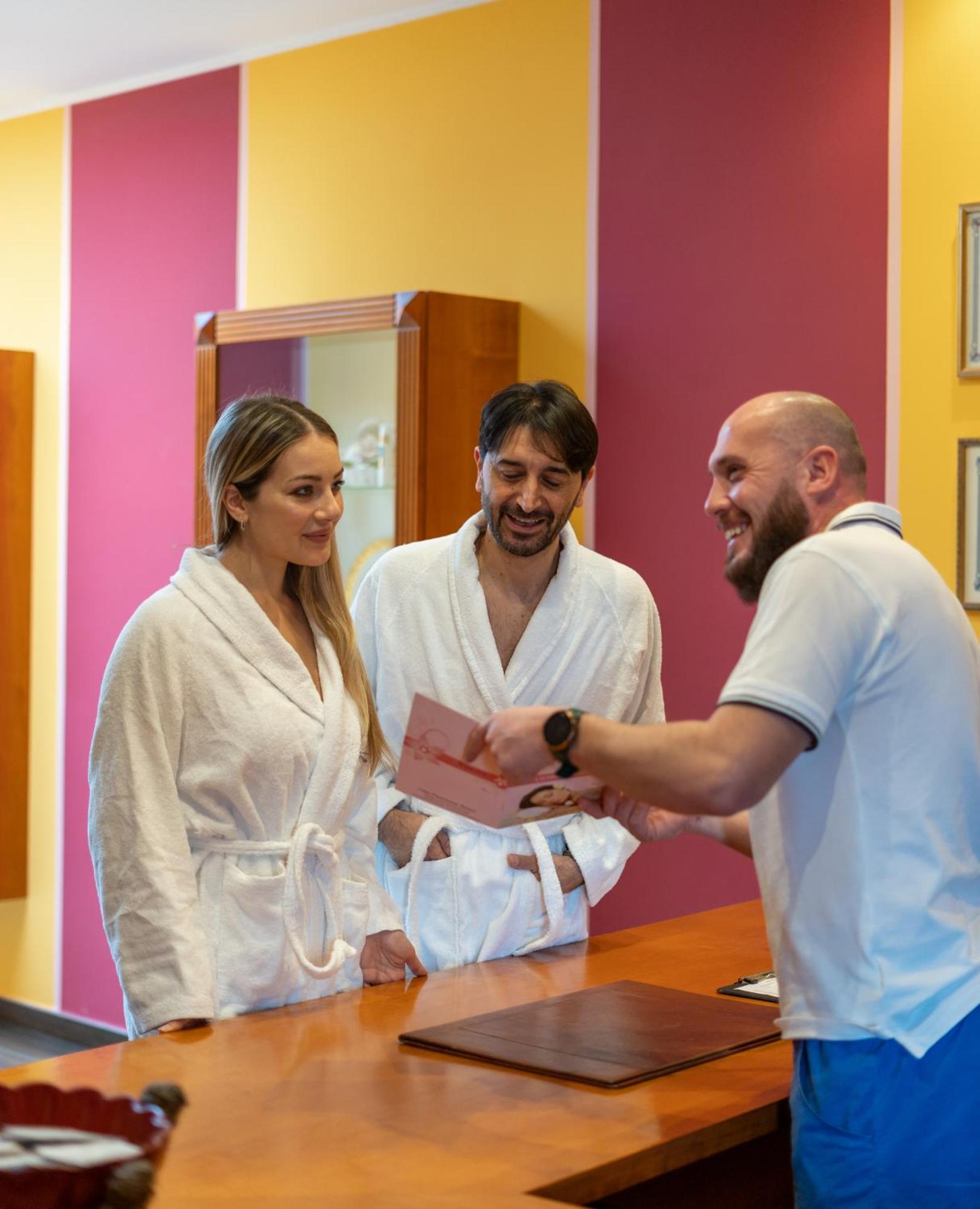 Domus Hotel Bagnoli Del Trigno Luaran gambar
