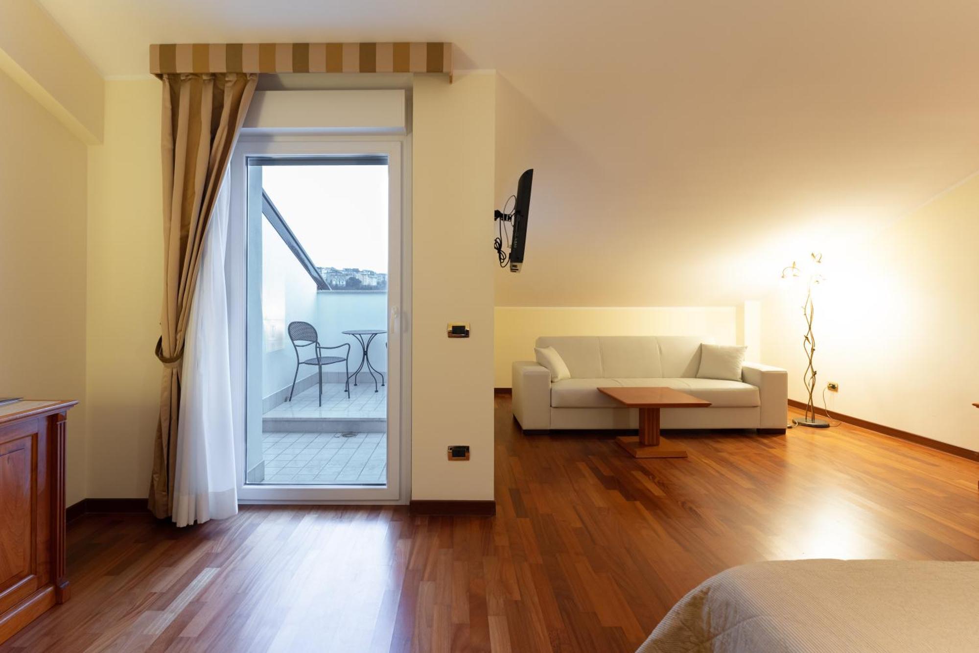 Domus Hotel Bagnoli Del Trigno Luaran gambar
