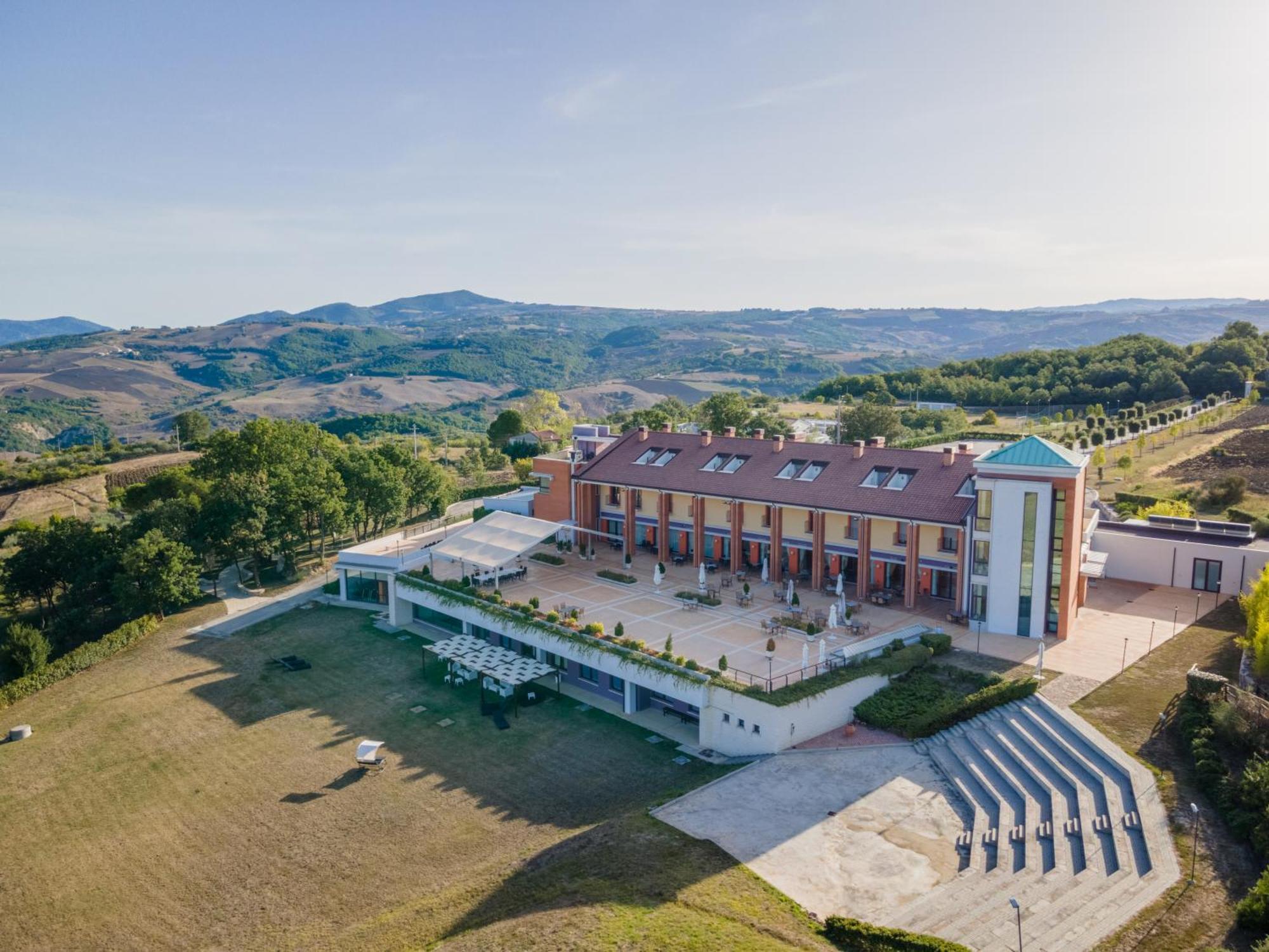 Domus Hotel Bagnoli Del Trigno Luaran gambar