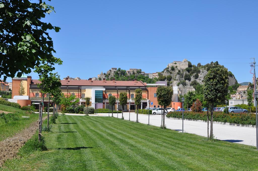Domus Hotel Bagnoli Del Trigno Luaran gambar